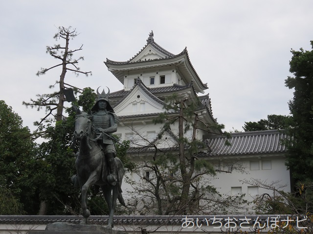 岐阜県大垣城と戸田氏鉄の銅像