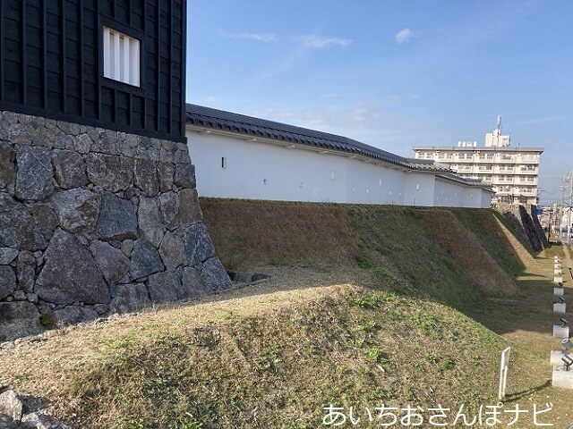 西尾城の折れ土塀