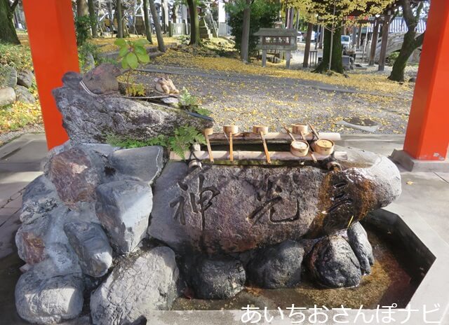 三光稲荷神社の手水舎